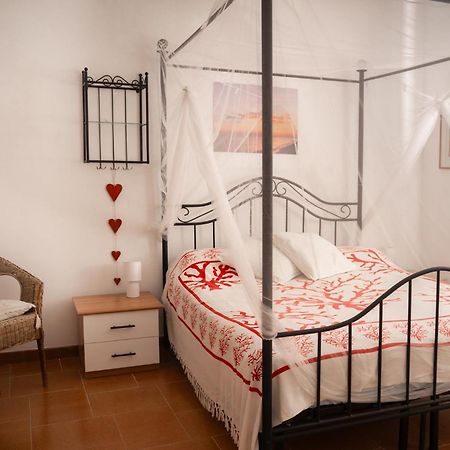 Villa Dan-Rooms In Monopoli 임팔라타 외부 사진